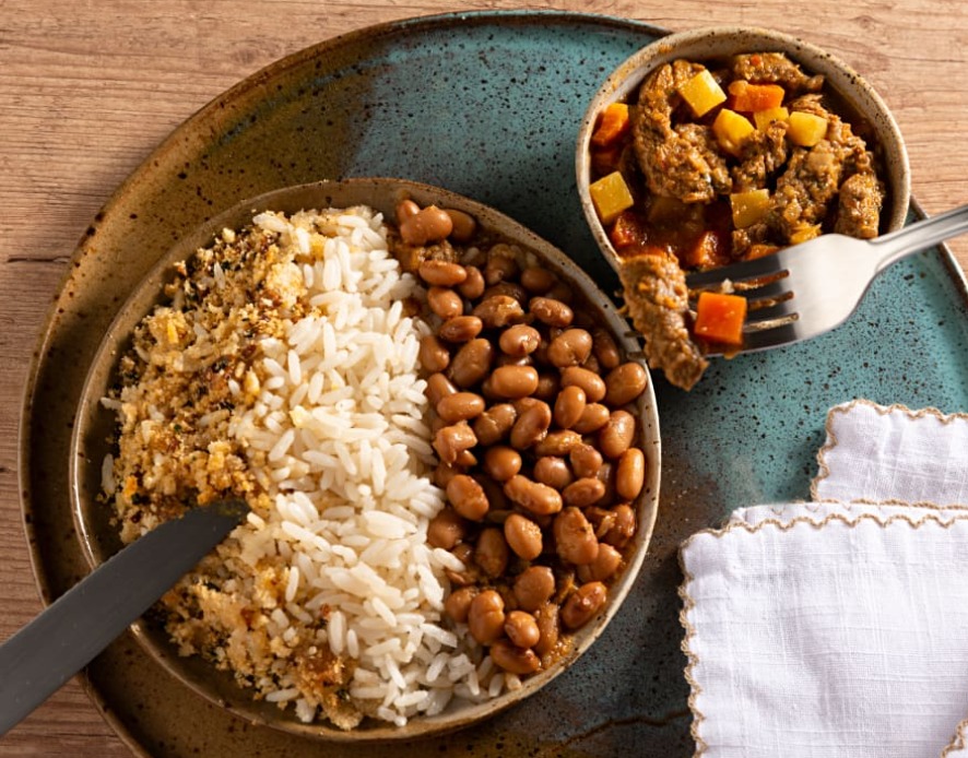 Um Montão de Arroz e Feijão